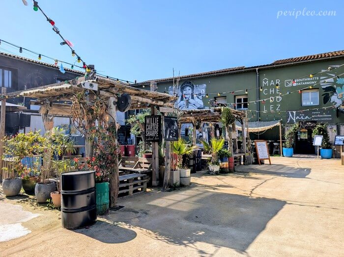 Ambiance bohème au Marché du Lez à Montpellier avec foodtrucks et street art