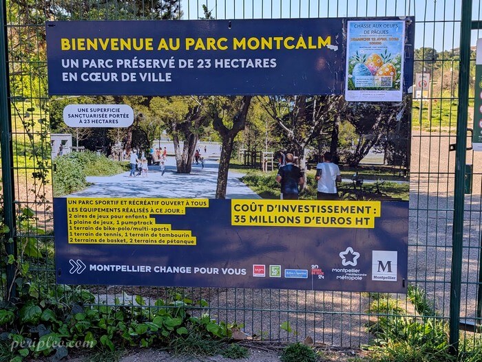 Panneau d’entrée du Parc Montcalm à Montpellier, grand espace vert de loisirs et de sport en plein cœur de la ville
