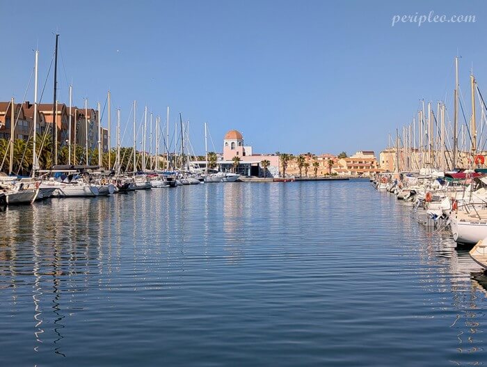 Bateaux amarrés dans la marina du Port de Gruissan