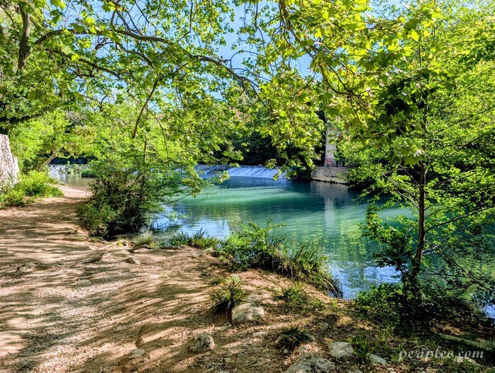 Balade le long du Lez au Parc du Domaine de Méric à Montpellier, espace naturel paisible