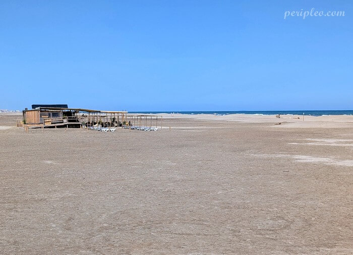 Grande Plage de Mateille à Gruissan au bord de la Méditerranée dans l’Aude