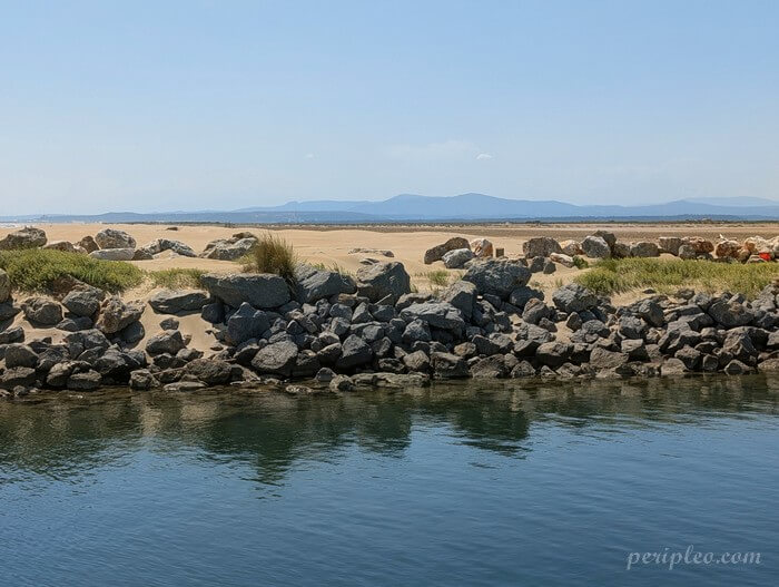 Paysage sauvage de la Plage de la Vieille Nouvelle à Gruissan en Occitanie
