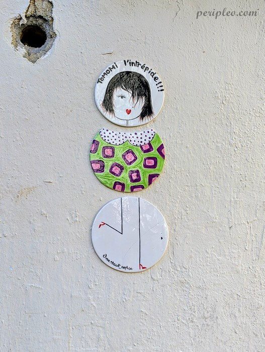 Street art Rue du Plan du Parc à Montpellier avec œuvre de Tomomi et compositions artistiques colorées dans le centre historique sud