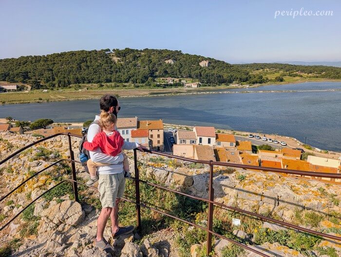 Point de vue sur l’étang de Gruissan depuis la Tour Barberousse dans l’Aude en Occitanie