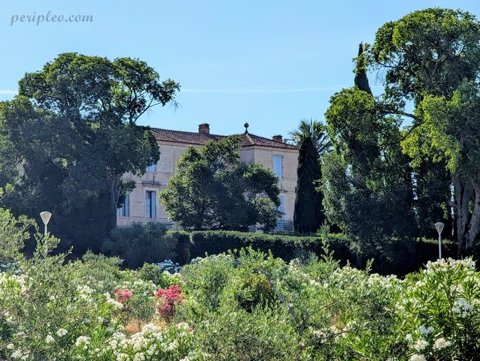 Château de Flaugergues à Montpellier, vue du parking