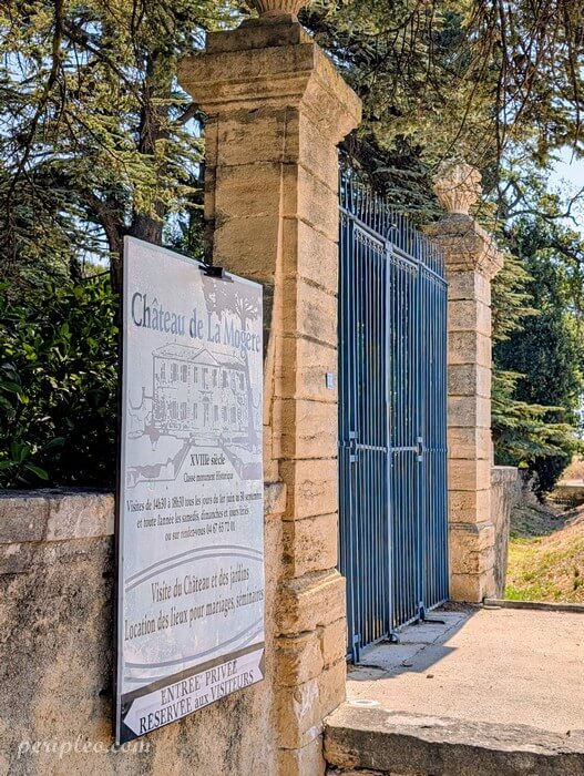Portail d'entrée du Château de la Mogère à Montpellier, ancienne folie montpelliéraine du XVIIIe siècle